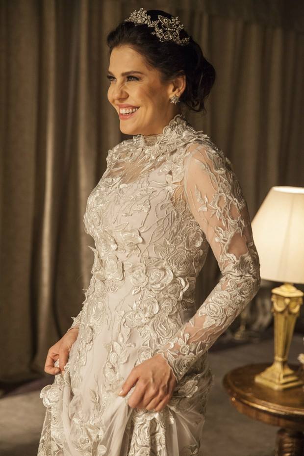 Confira o vestido de noiva de Bárbara Paz em “A Regra do Jogo”