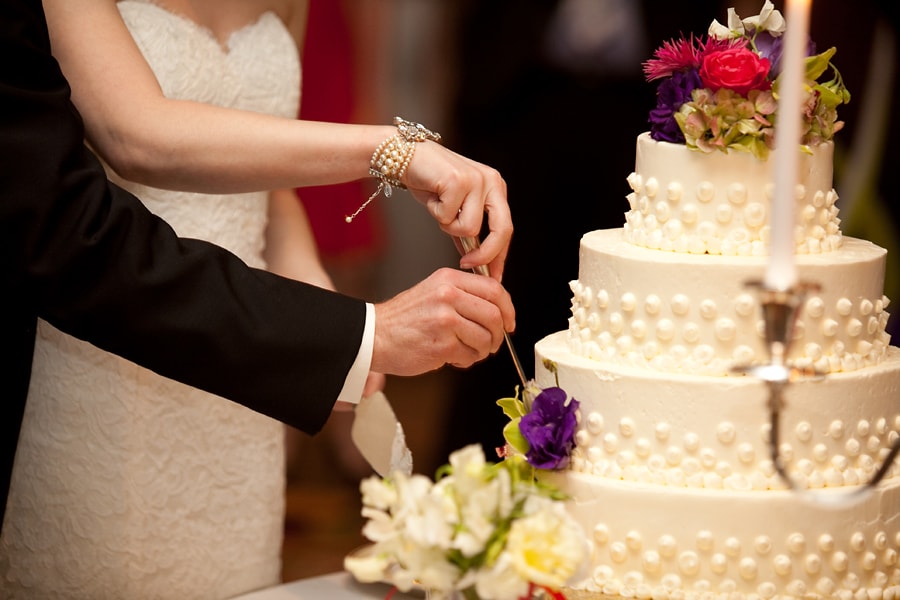 “Qual o momento certo de cortar o bolo no casamento?”