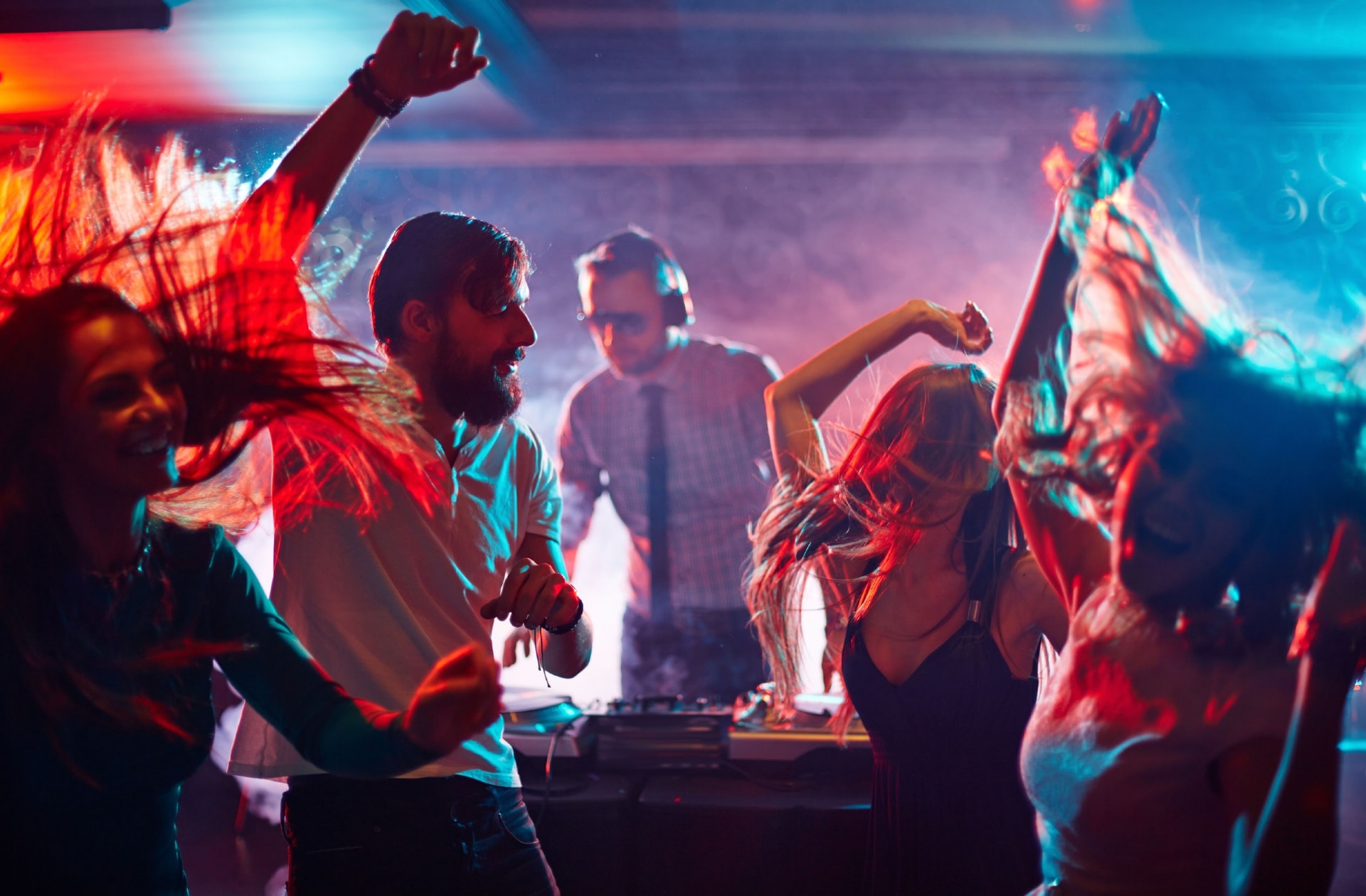 Playlist: músicas para bombar o chá – bar ou festa de noivado