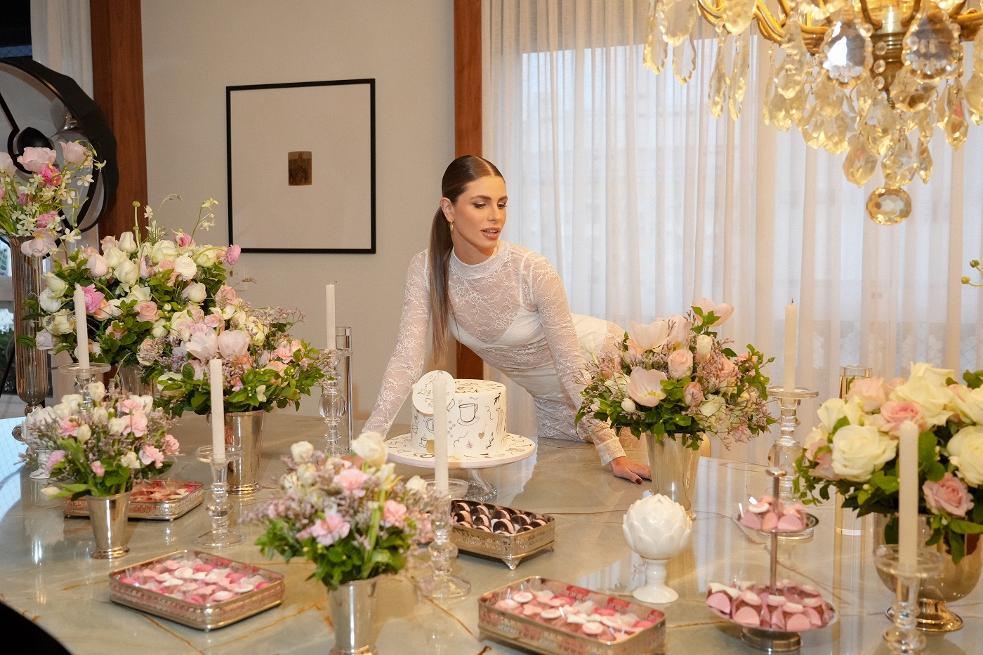 Stephanie Garcia celebra Chá de Lingerie e Chá Bar em São Paulo